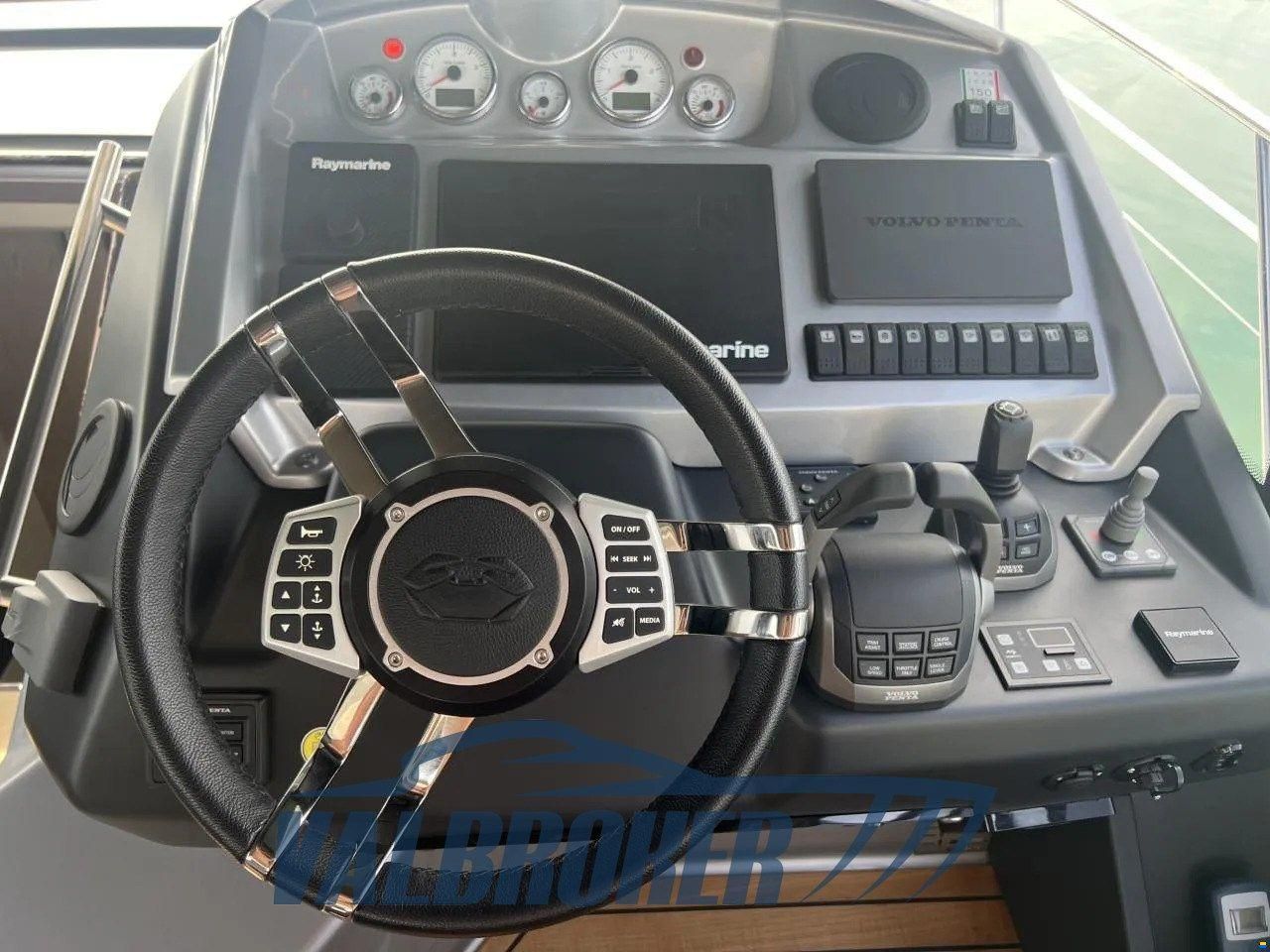 Cranchi M 44 HT