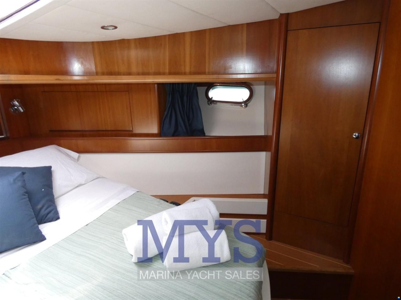Cayman Yachts 42 FLY