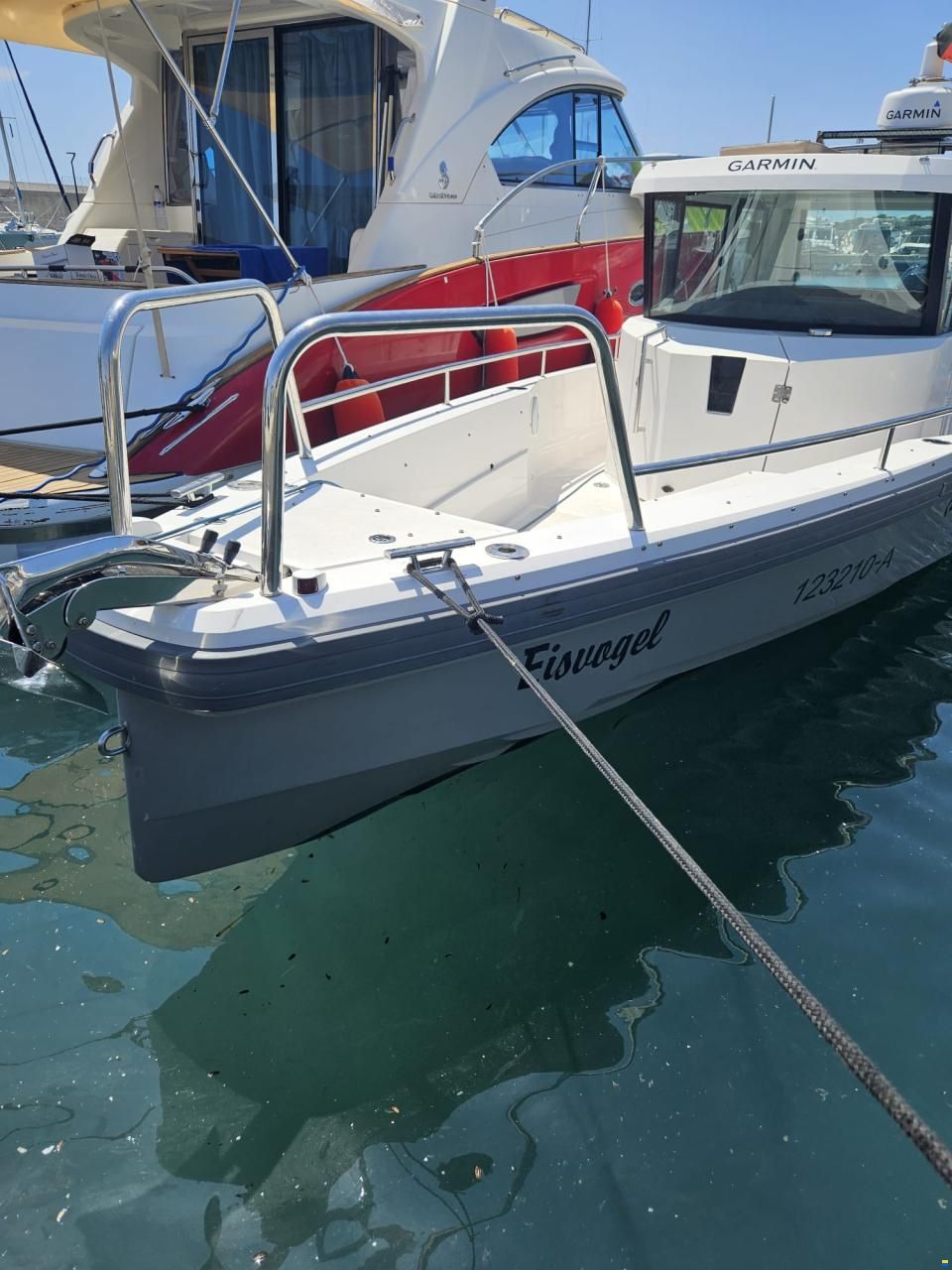 Axopar 28 Cabin