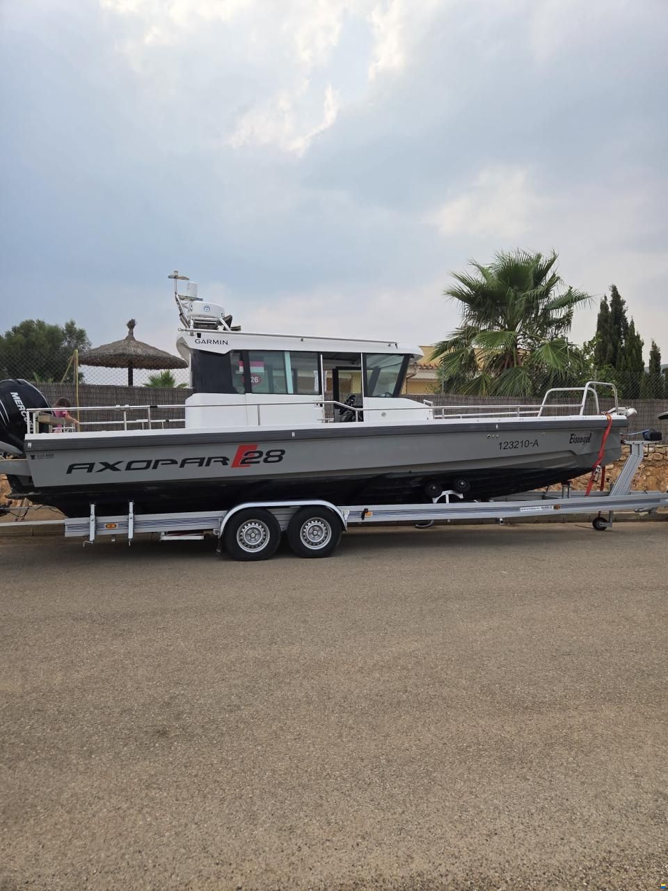 Axopar 28 Cabin