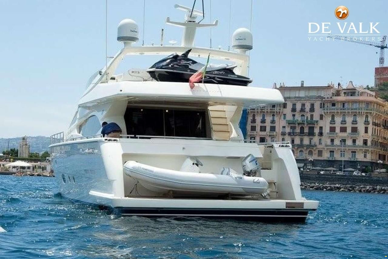 Ferretti 760