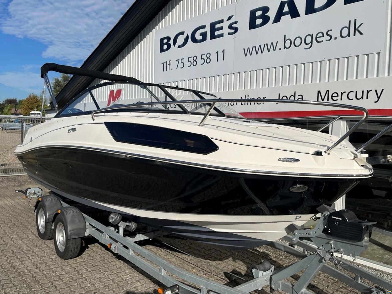 Bayliner VR5 Cuddy med Mercury  F225 V6 og 2500 k