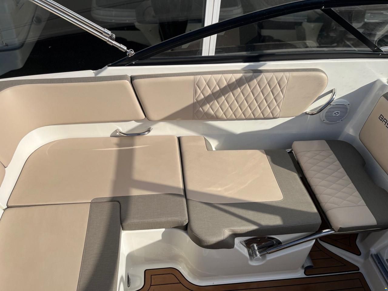 Bayliner VR5 Cuddy med Mercury  F225 V6 og 2500 k