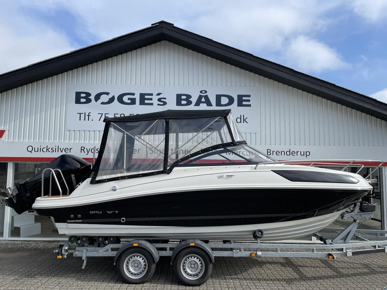 Bayliner VR5 Cuddy med Mercury  F225 V6 og 2500 k