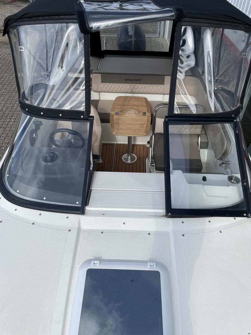 Bayliner VR5 Cuddy med Mercury  F225 V6 og 2500 k