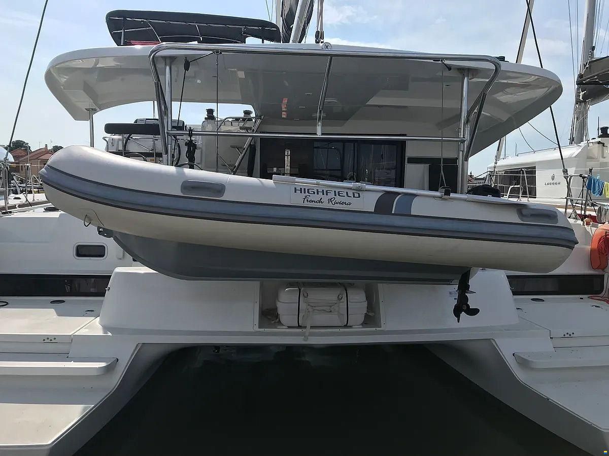 Lagoon 42