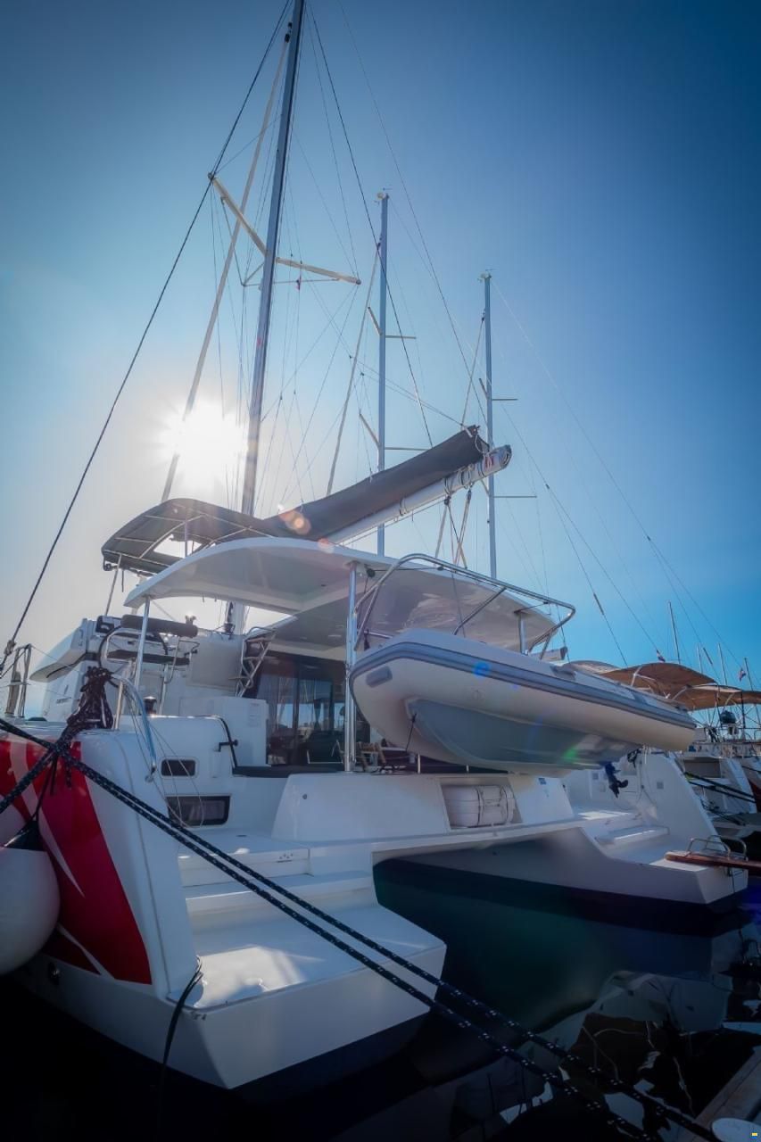 Lagoon 42