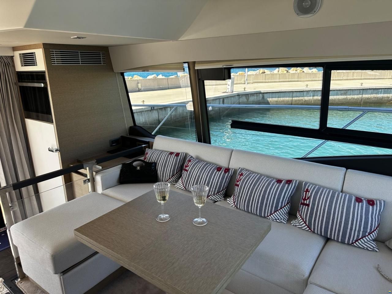 Prestige 460