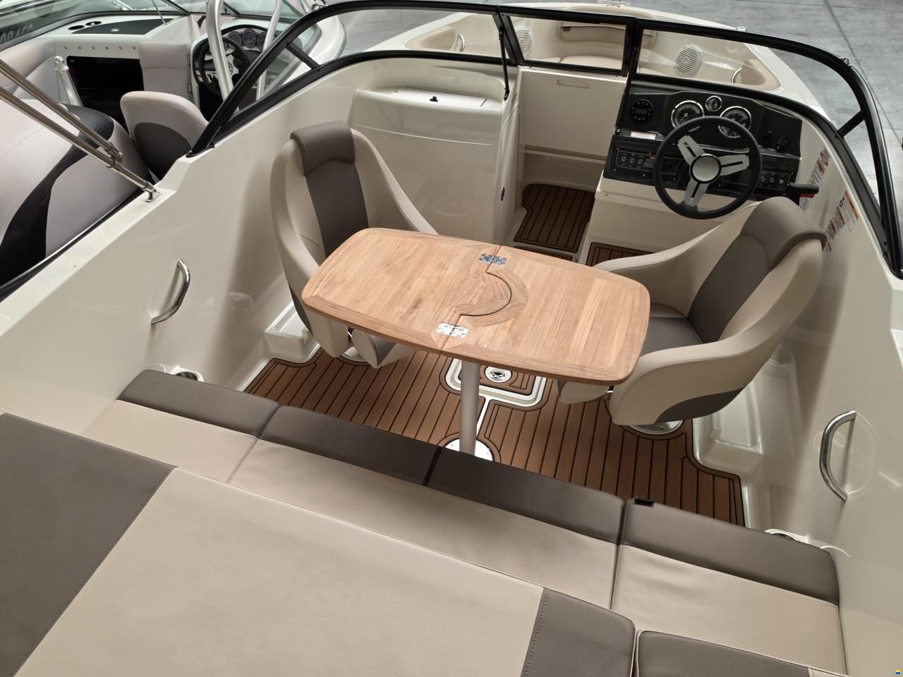 Bayliner VR4
