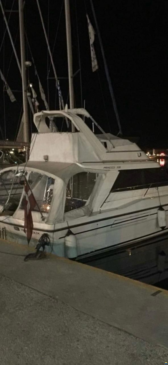 Princess 330 Fly
