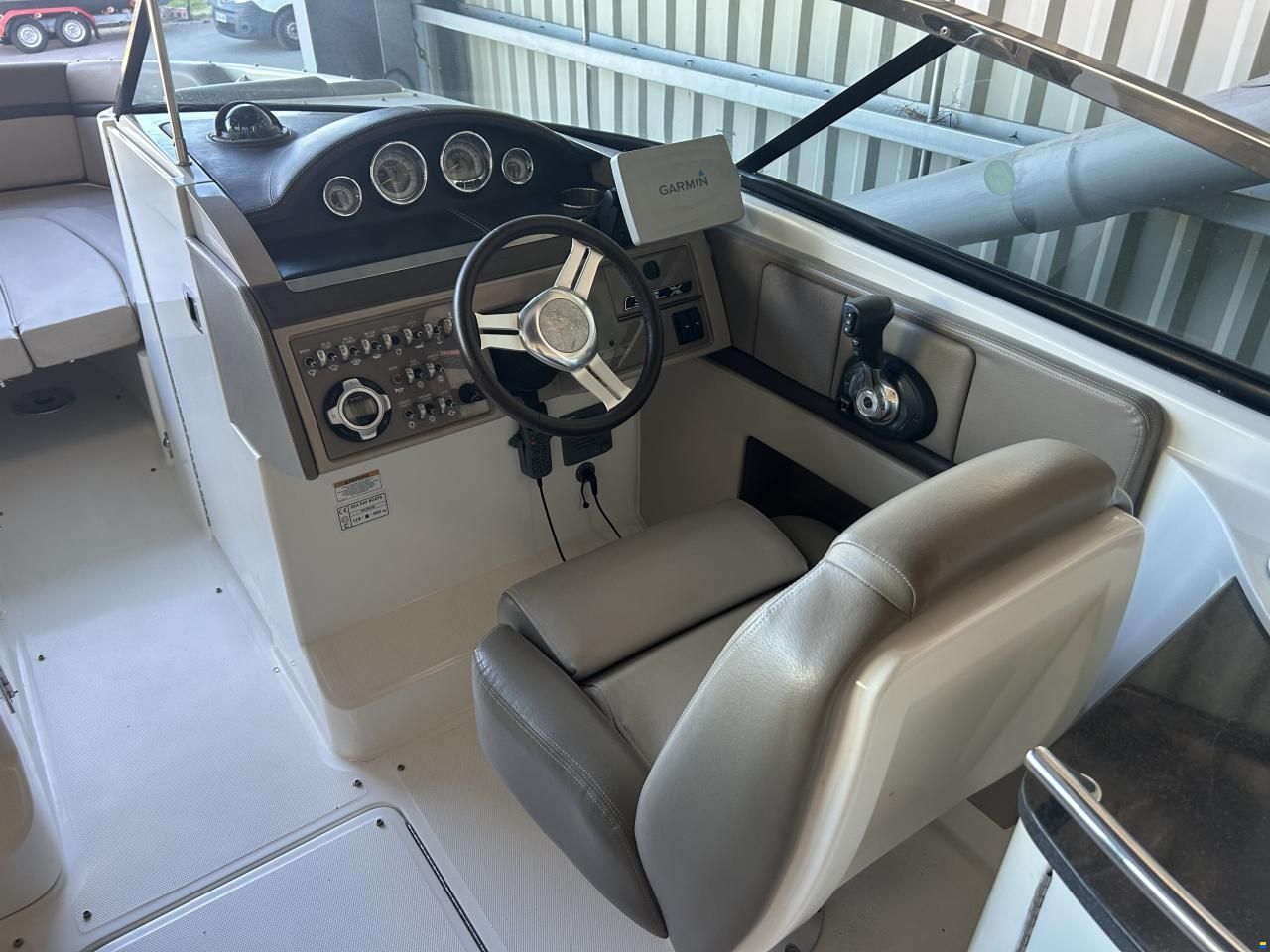 Sea Ray 270 SLX