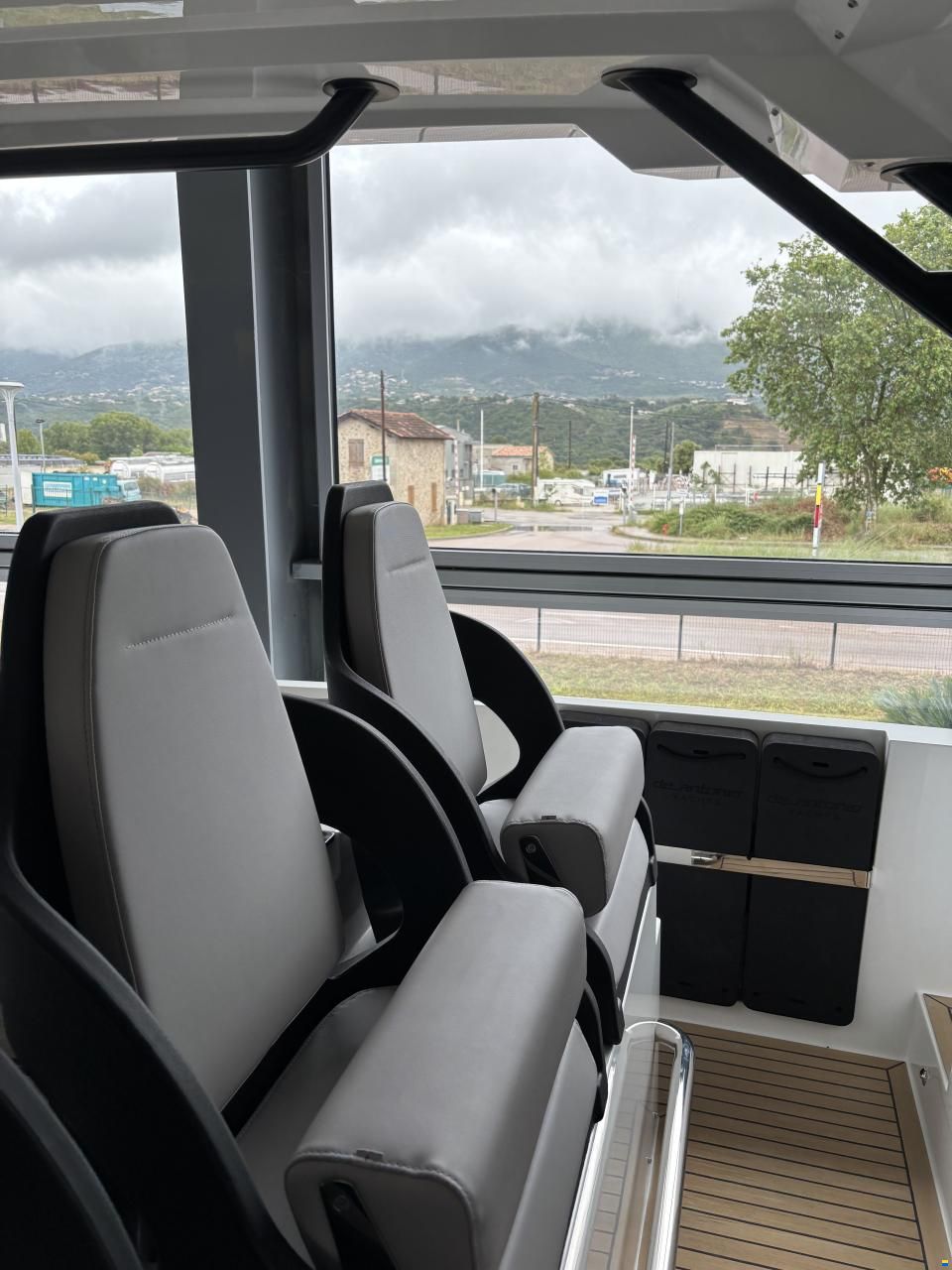De Antonio D32