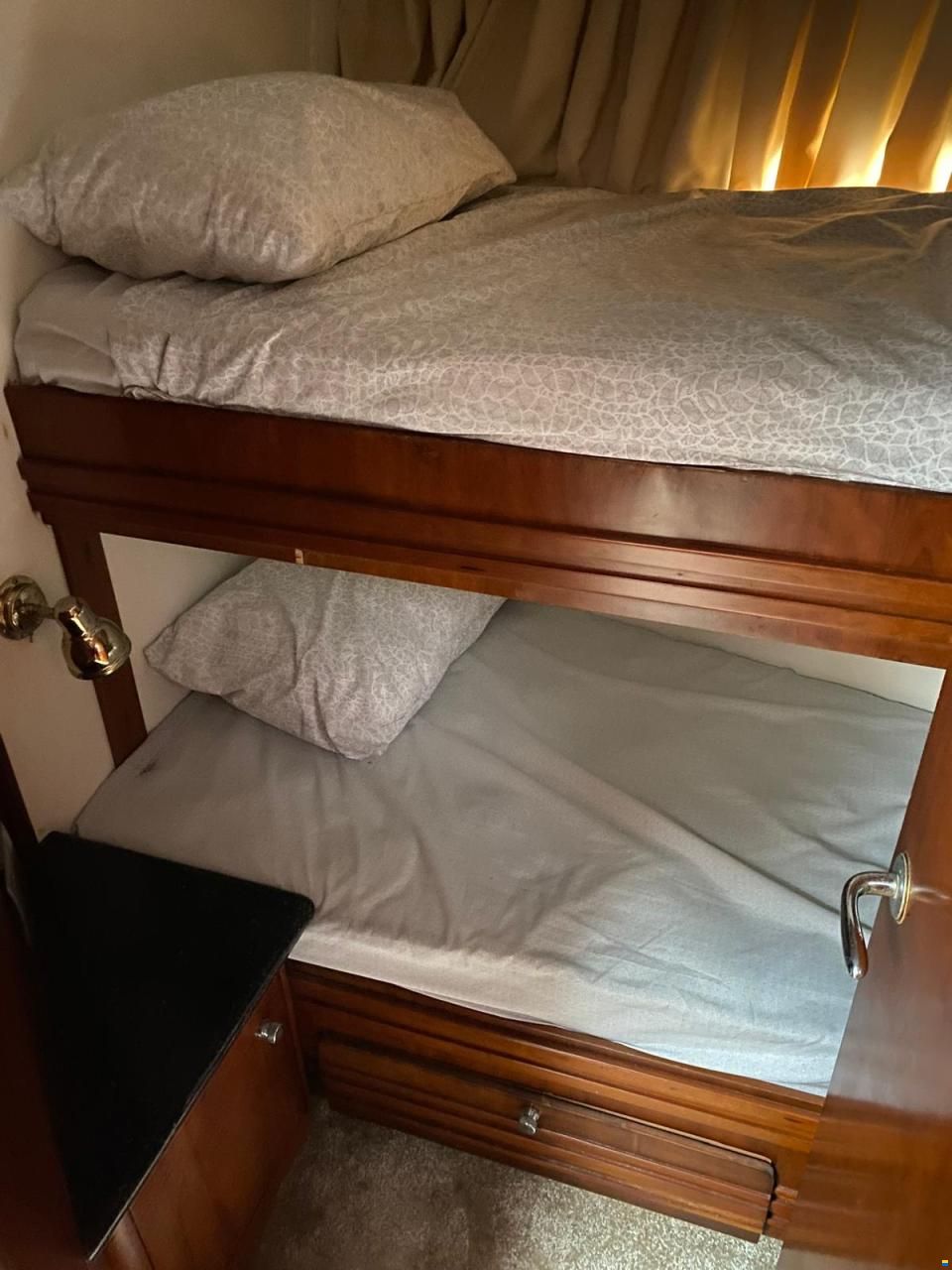 Carver 530 Voyager