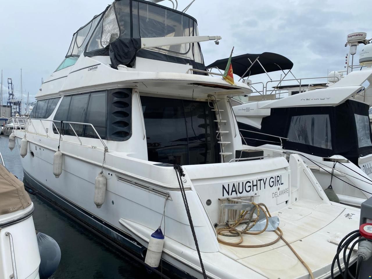 Carver 530 Voyager
