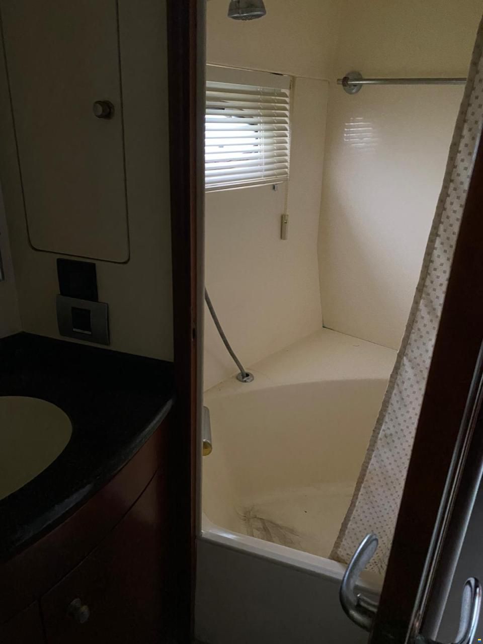 Carver 530 Voyager