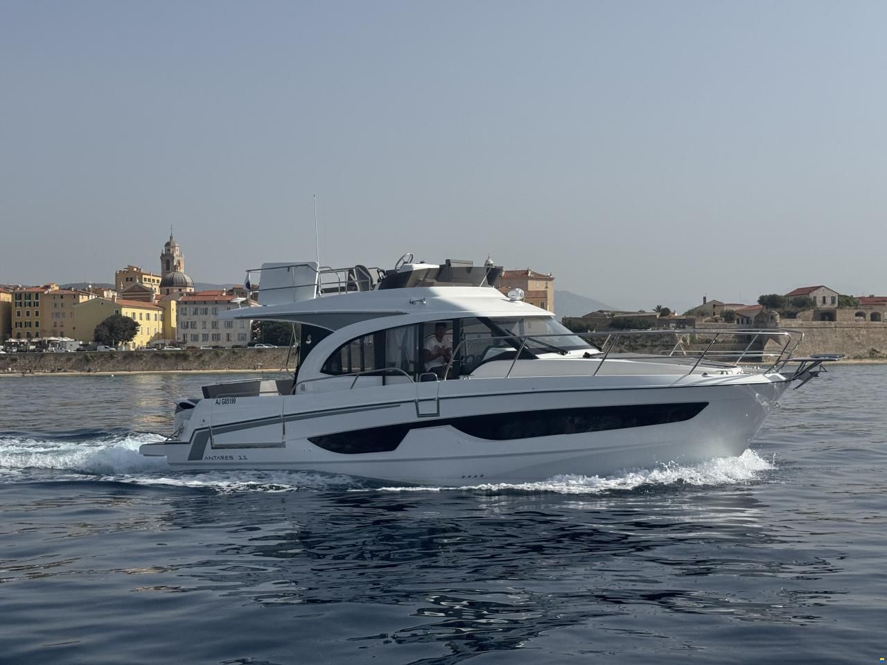 Beneteau Antares 11 Fly