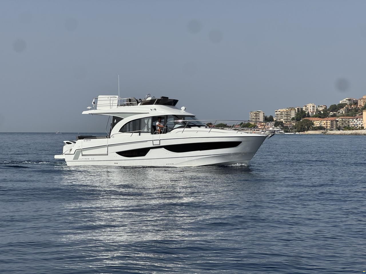 Beneteau Antares 11 Fly
