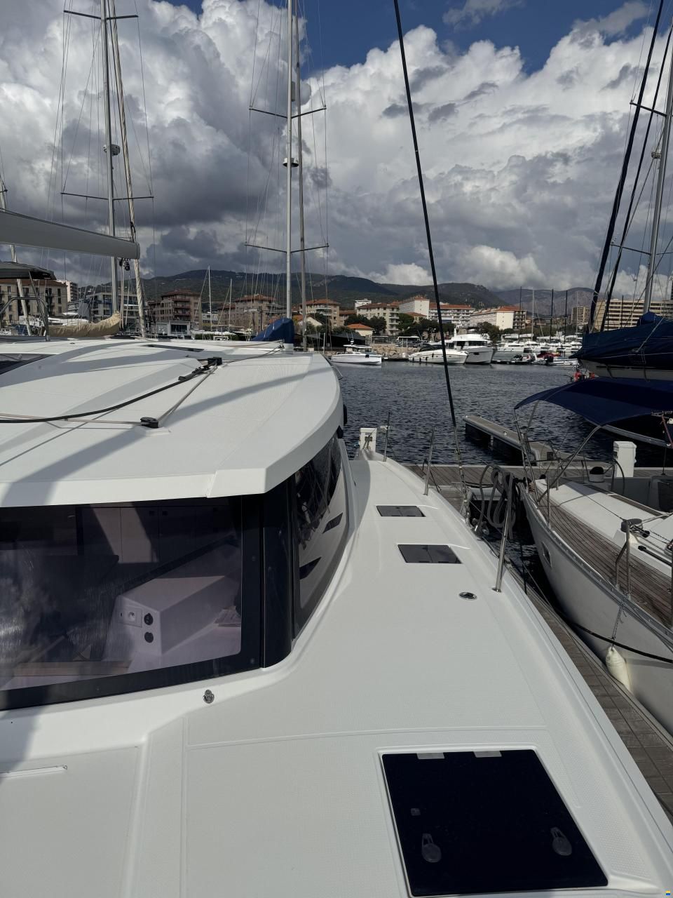 Fountaine Pajot Lucia 40