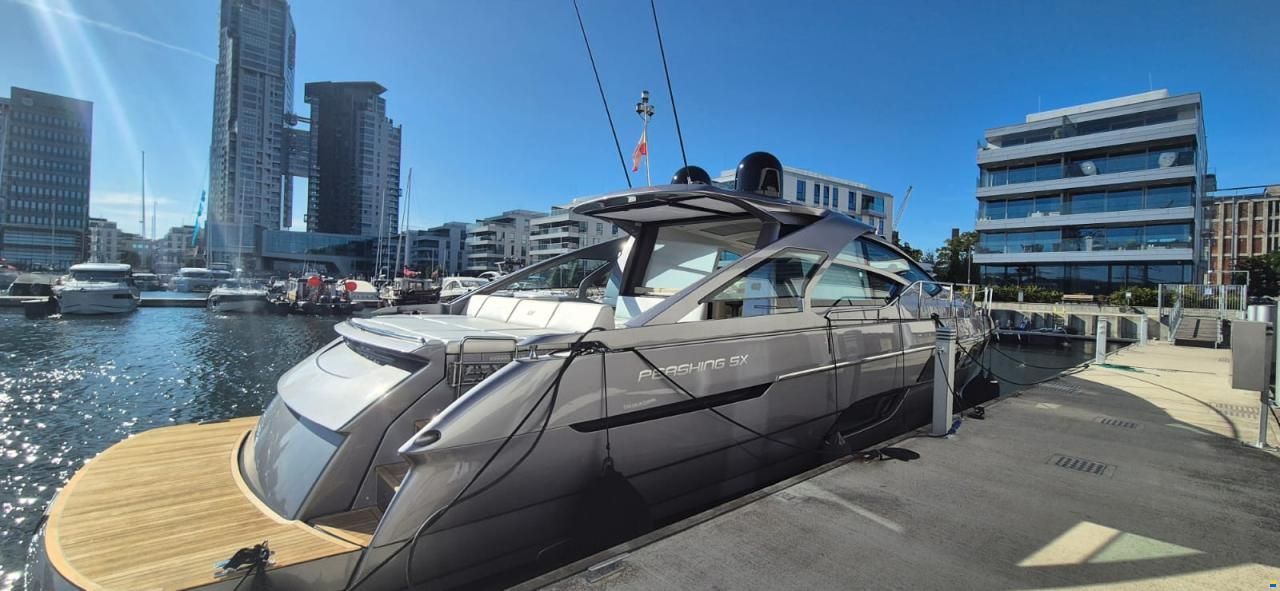 Pershing 5X