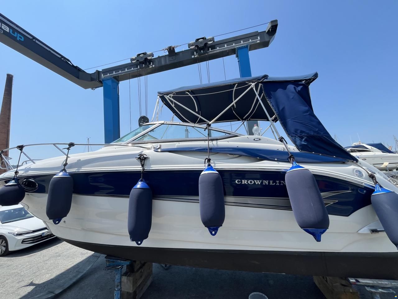 Crownline 250 CR   Cummins diesel