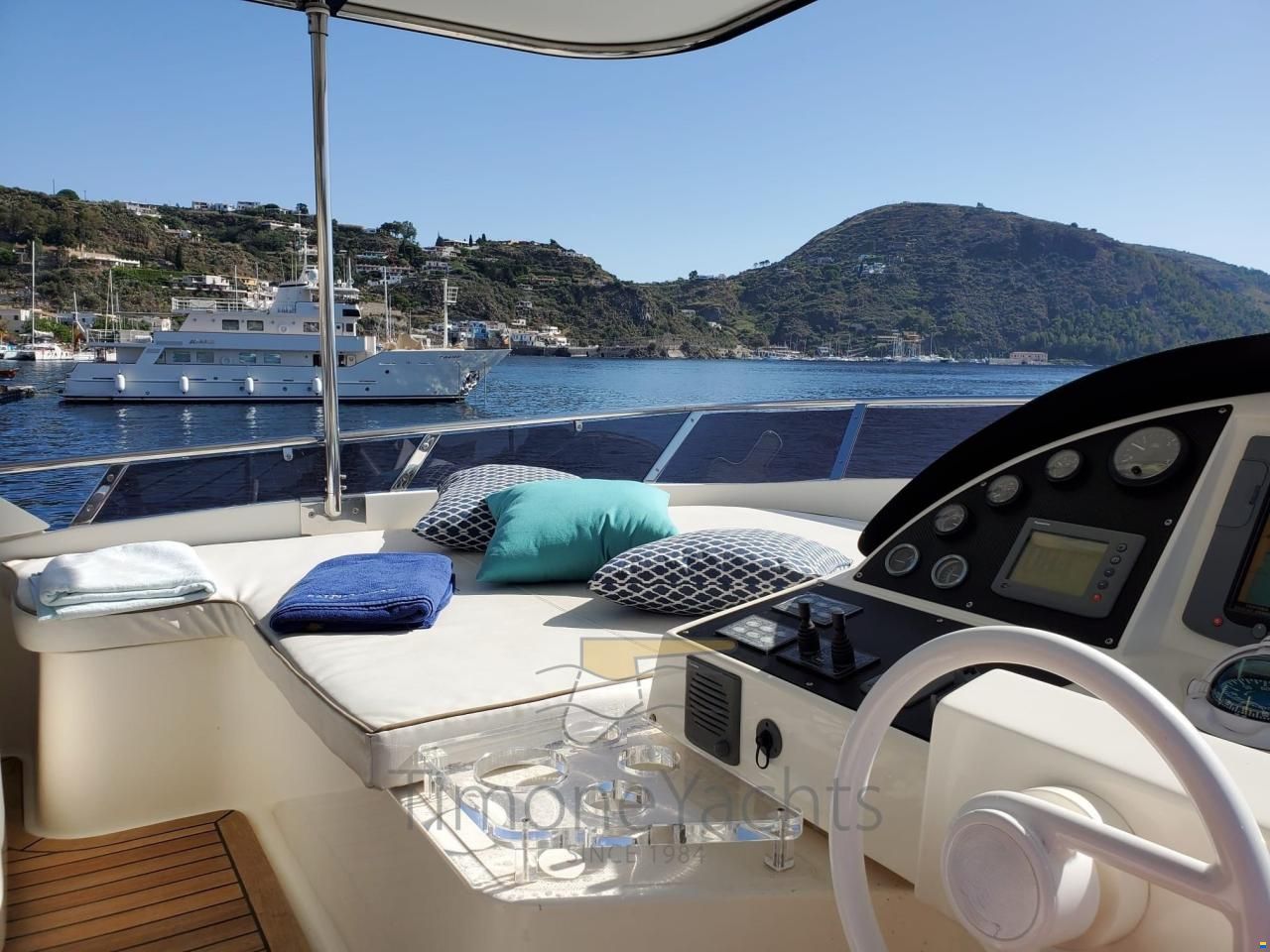 Aicon 64 FLY (4 cabins + crew)