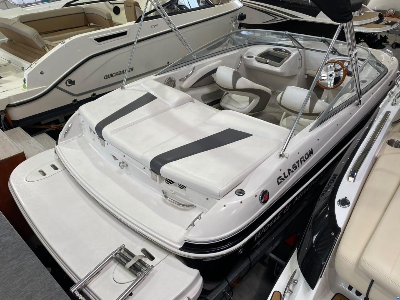Glastron GT 185