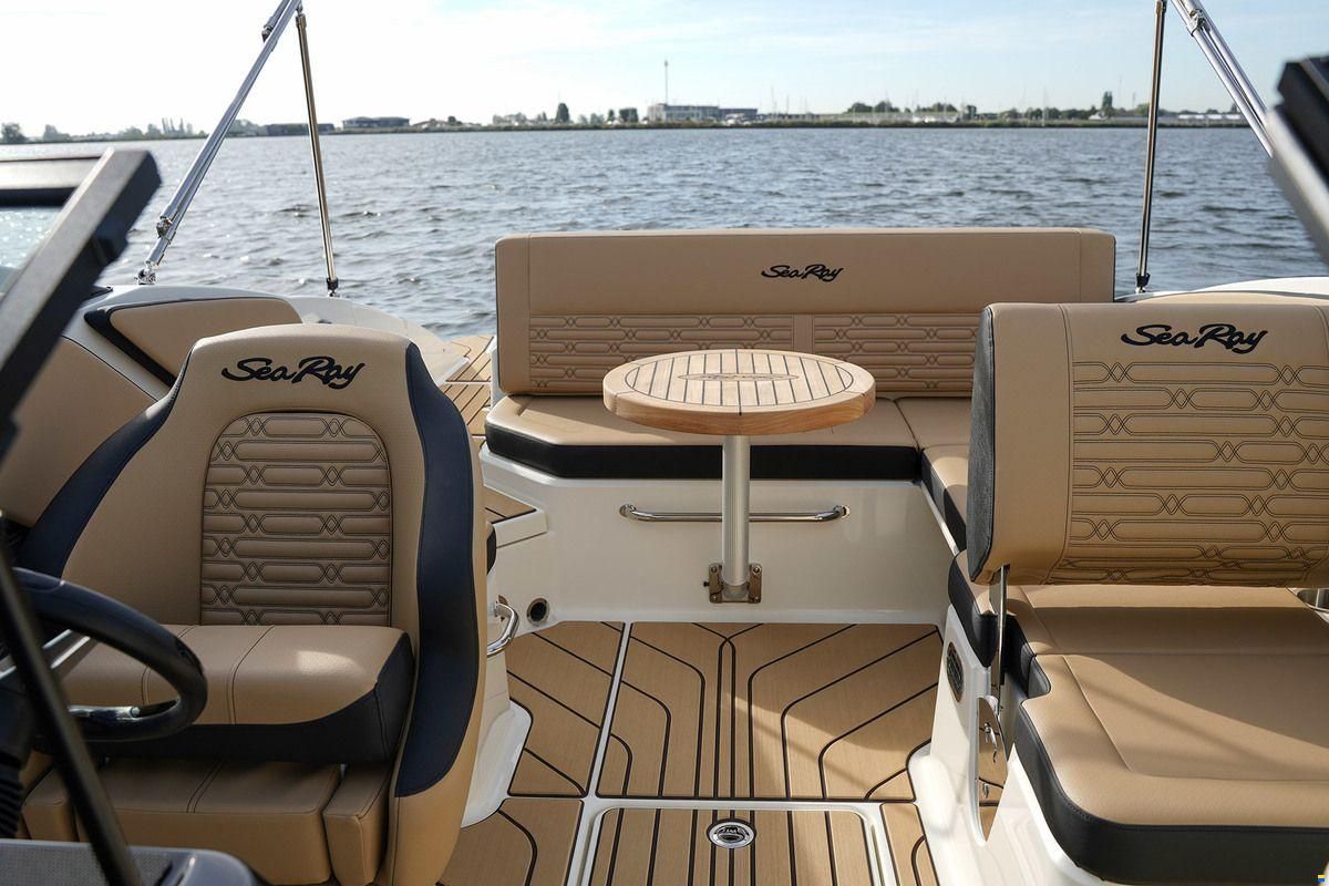 Sea Ray SPX 210