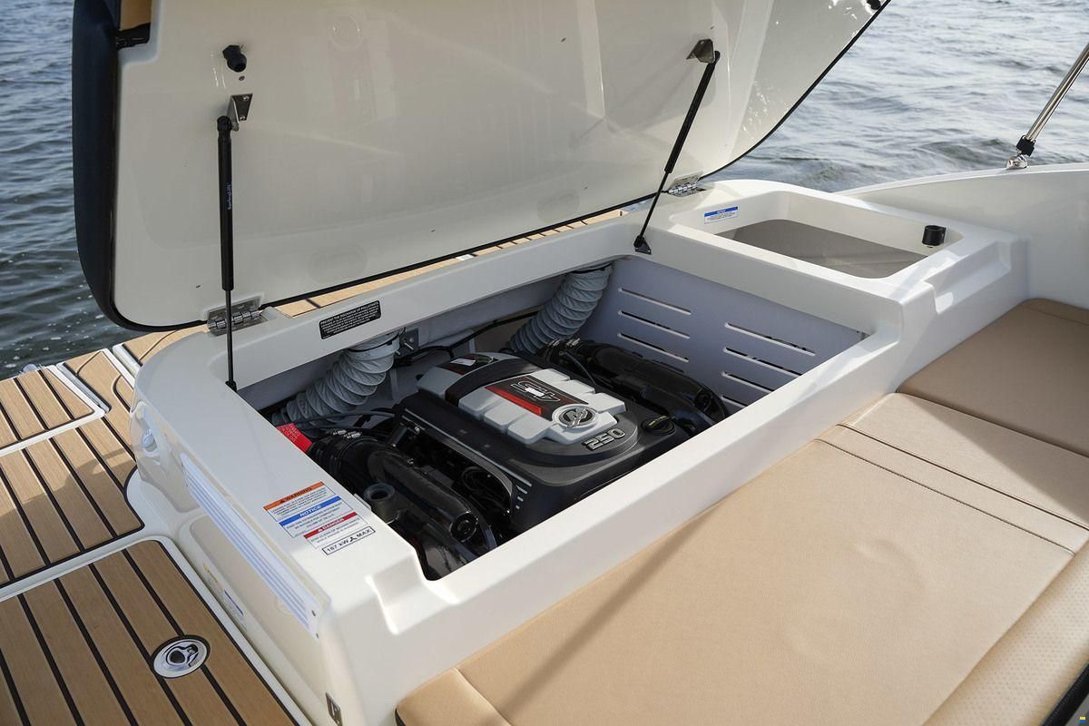 Sea Ray SPX 210
