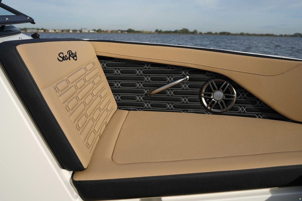 Sea Ray SPX 210