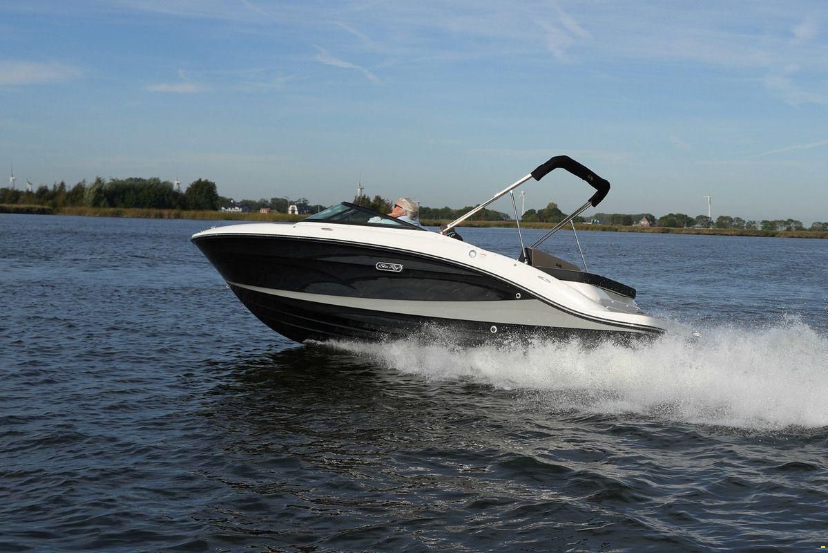Sea Ray SPX 210