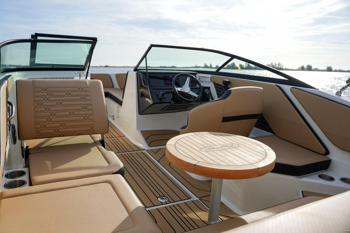 Sea Ray SPX 210