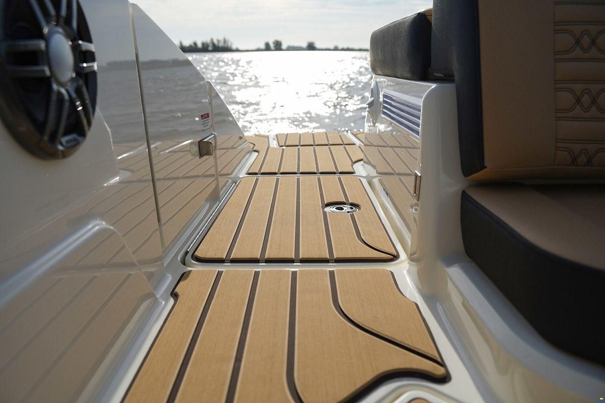 Sea Ray SPX 210