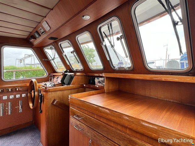 Tayana Trawler - Pieter Beeldsnijder