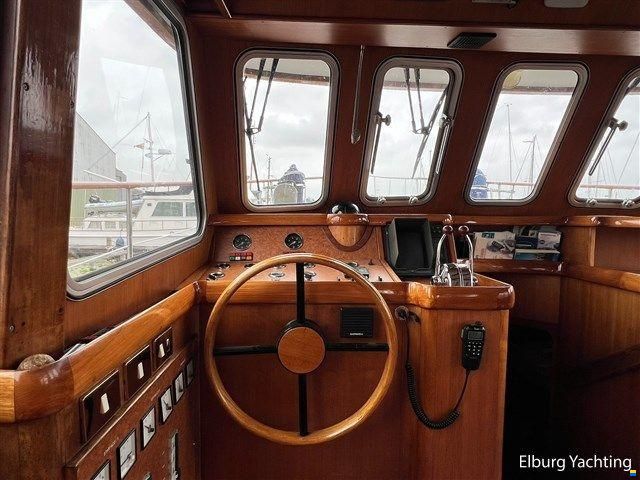 Tayana Trawler - Pieter Beeldsnijder