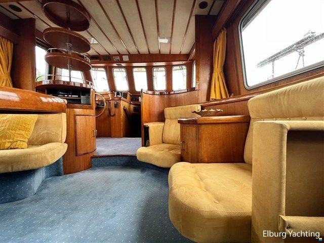 Tayana Trawler - Pieter Beeldsnijder