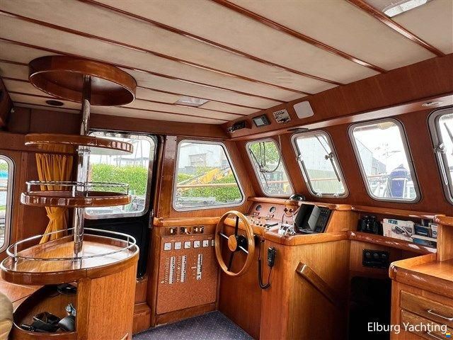 Tayana Trawler - Pieter Beeldsnijder
