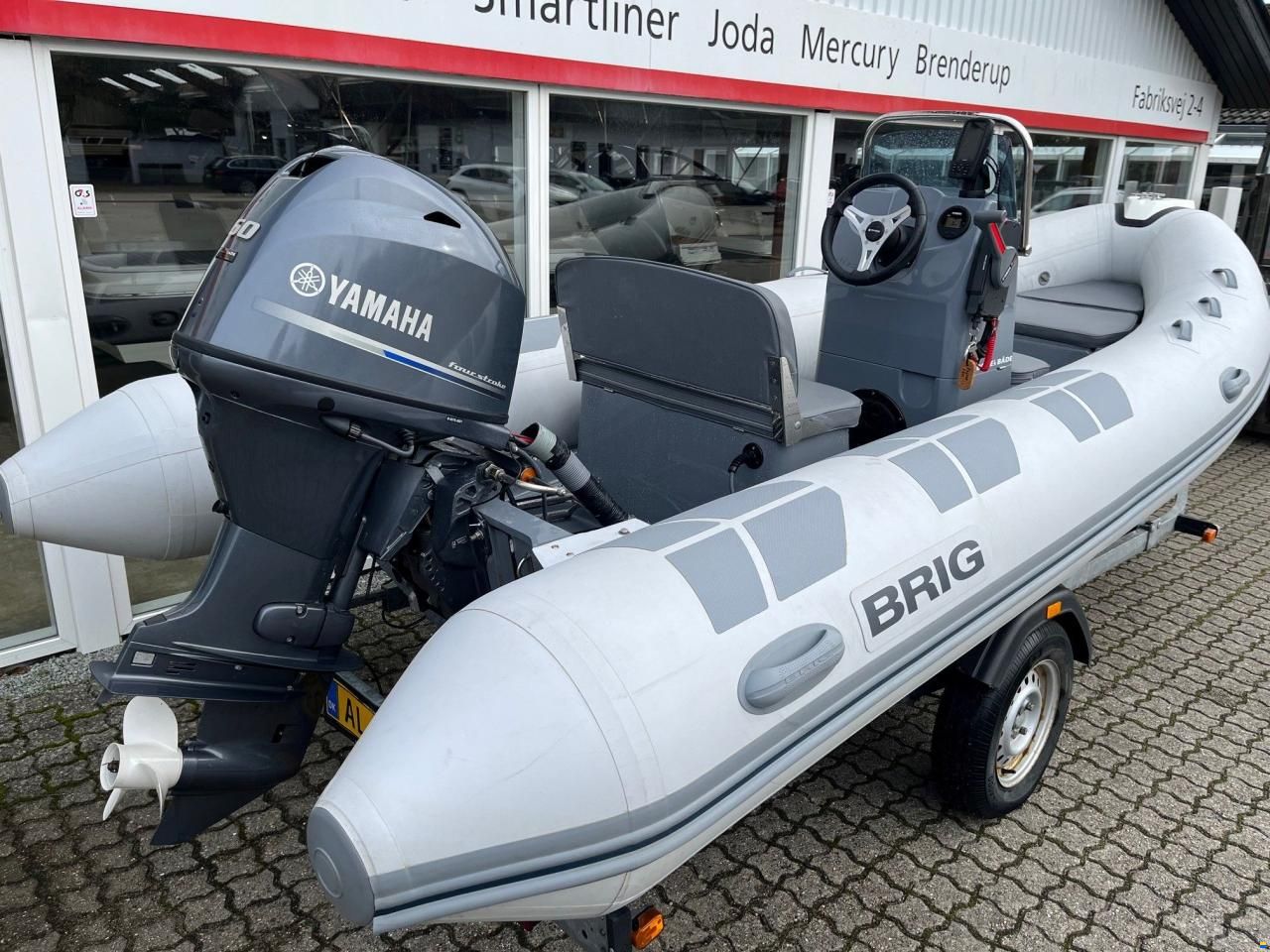 Brig Inflatable Boats Falcon Rider F500L med 60 hk Yamaha-EFI