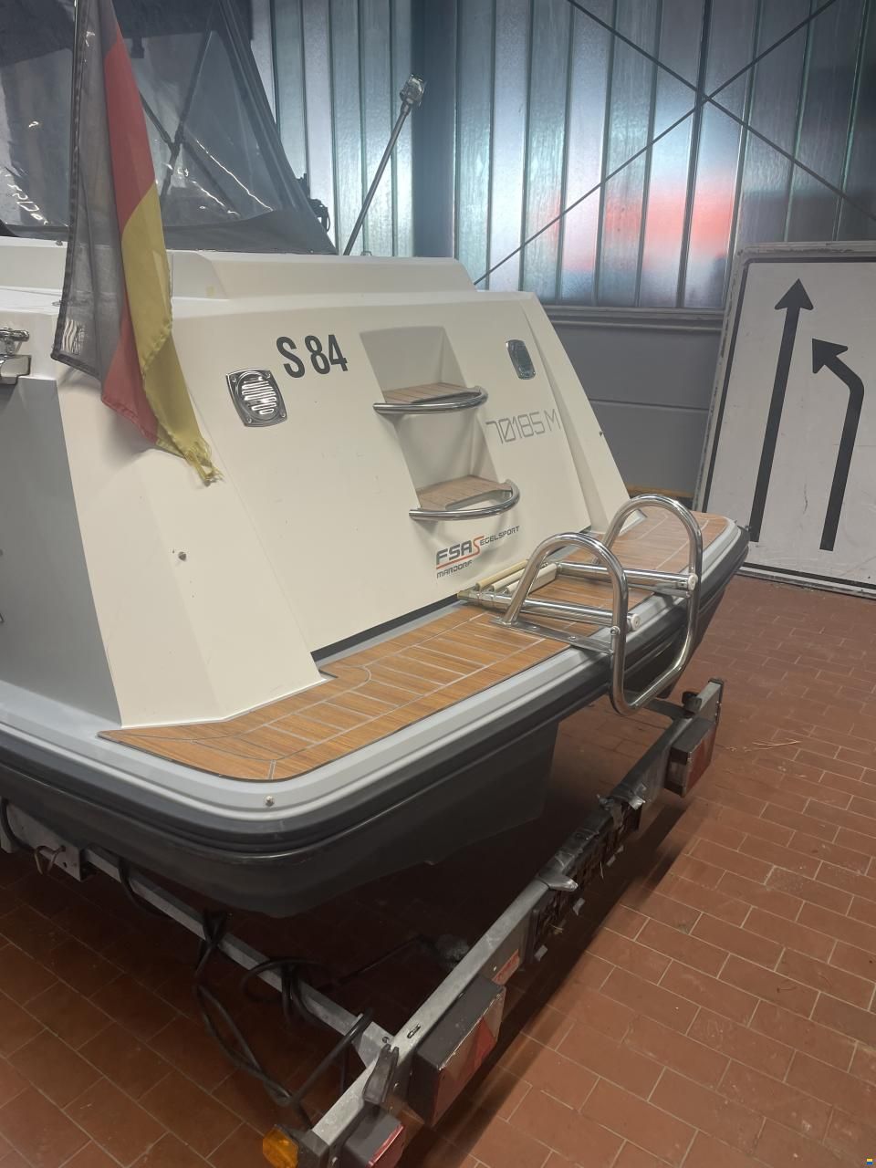 Corsiva 595 Tender
