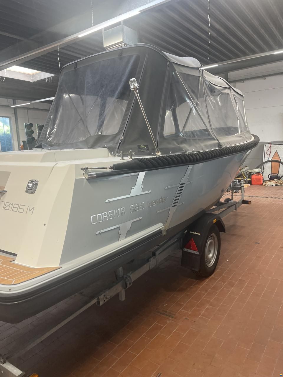 Corsiva 595 Tender