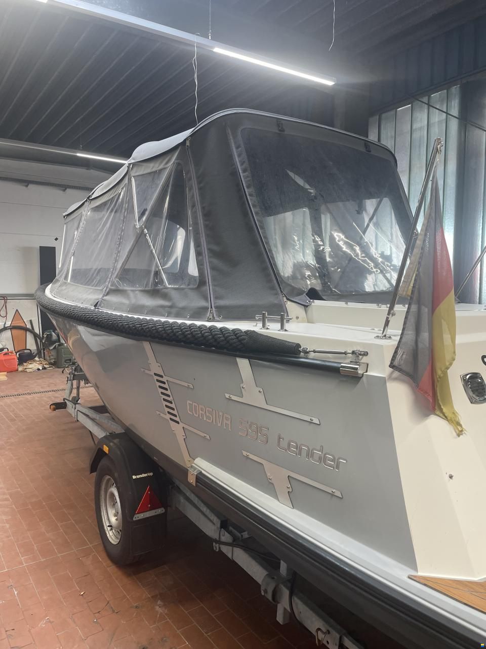 Corsiva 595 Tender