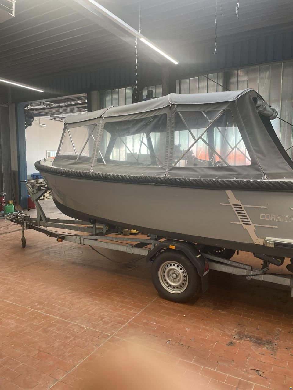Corsiva 595 Tender