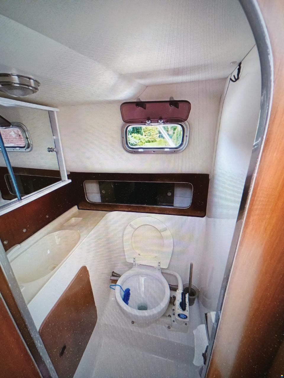Rodman 700 N