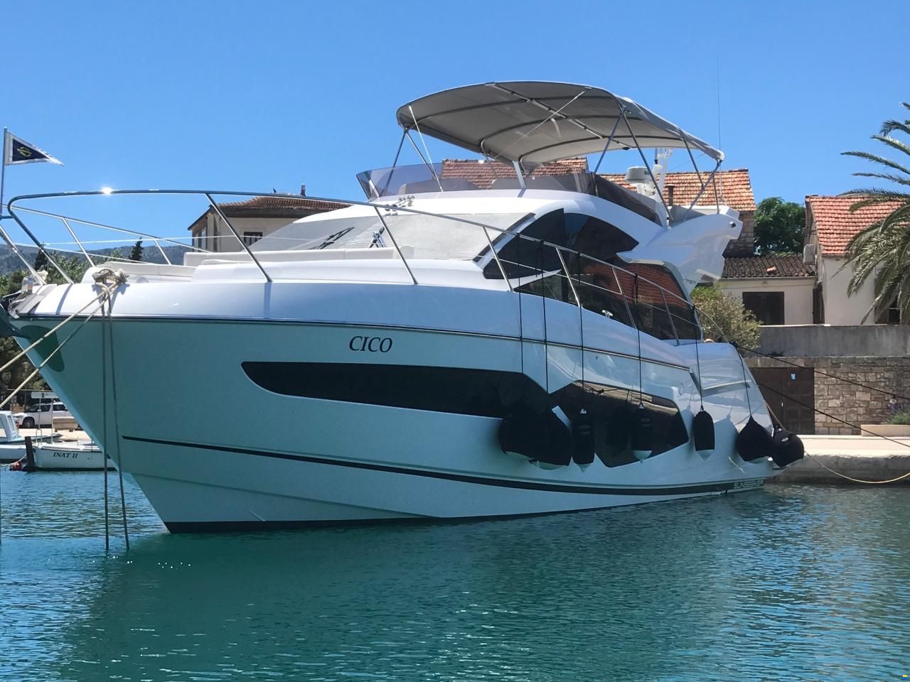 Sunseeker Manhatan 52