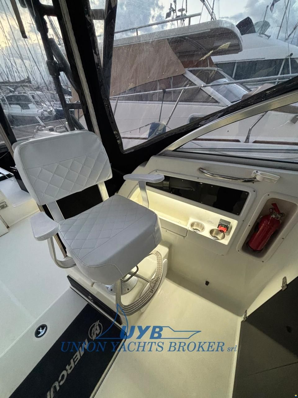 Hydra-Sports 2600 VX VECTOR