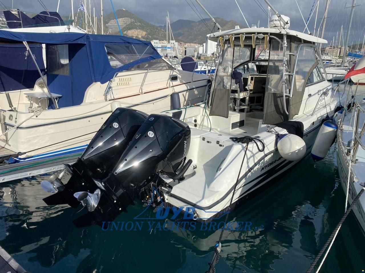 Hydra-Sports 2600 VX VECTOR
