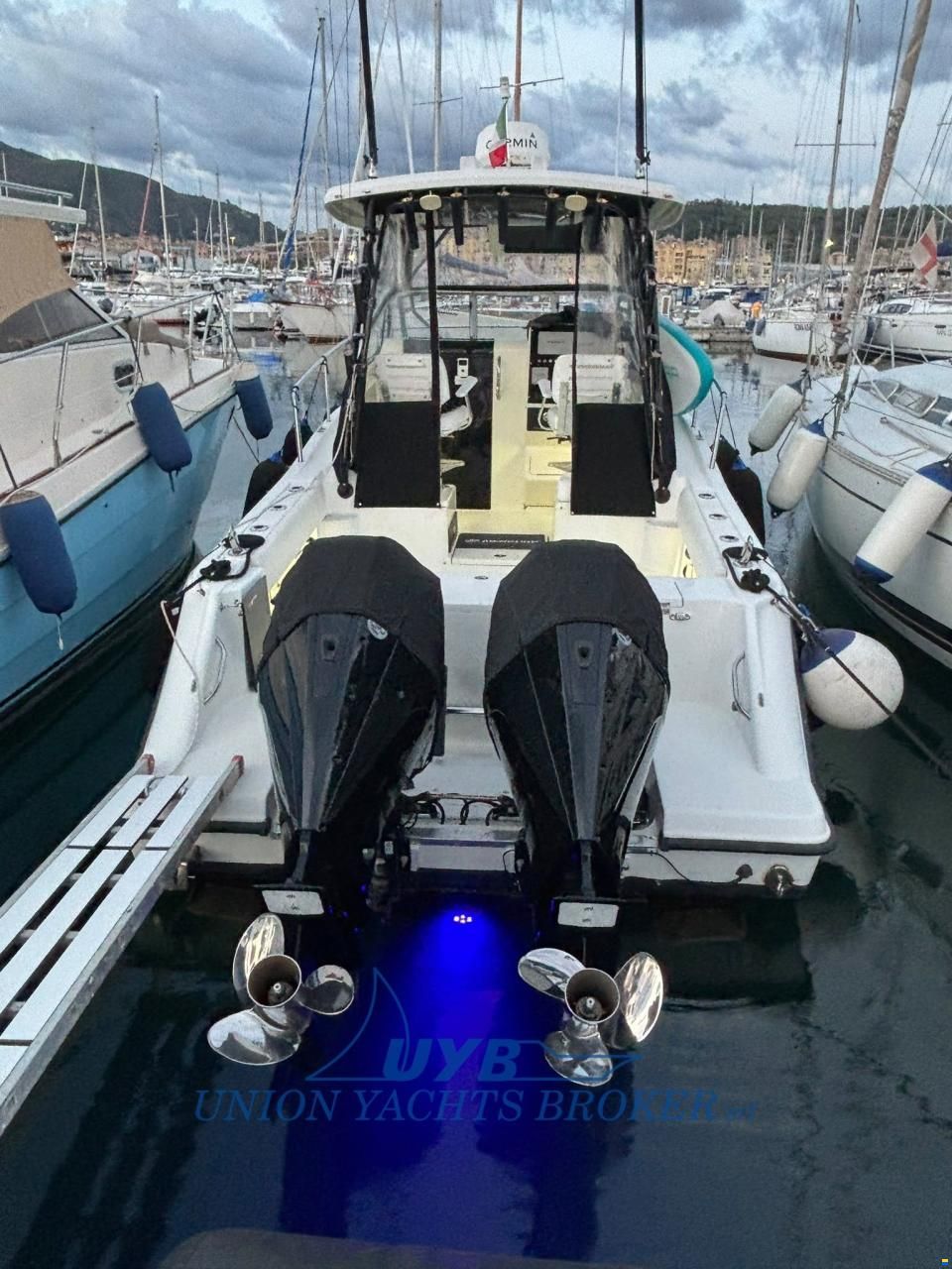 Hydra-Sports 2600 VX VECTOR