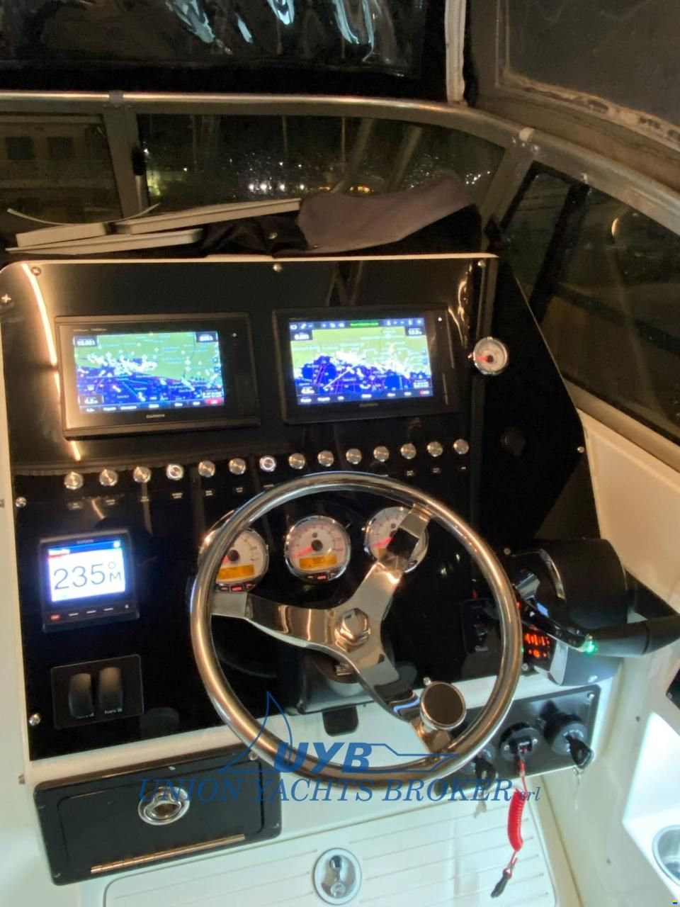 Hydra-Sports 2600 VX VECTOR