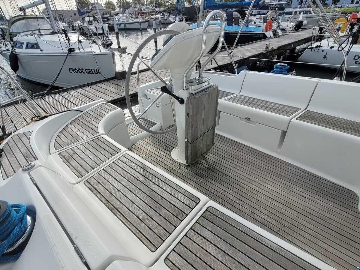Jeanneau Sun Odyssey 37