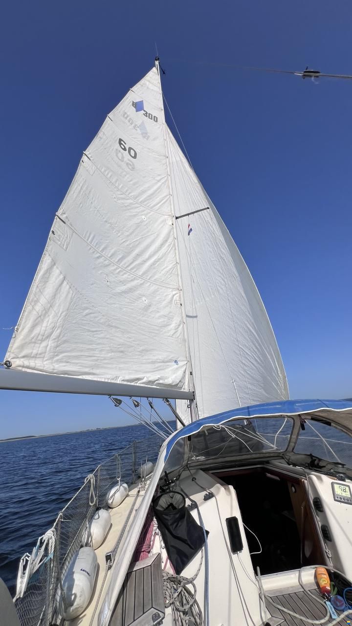 Bavaria 300