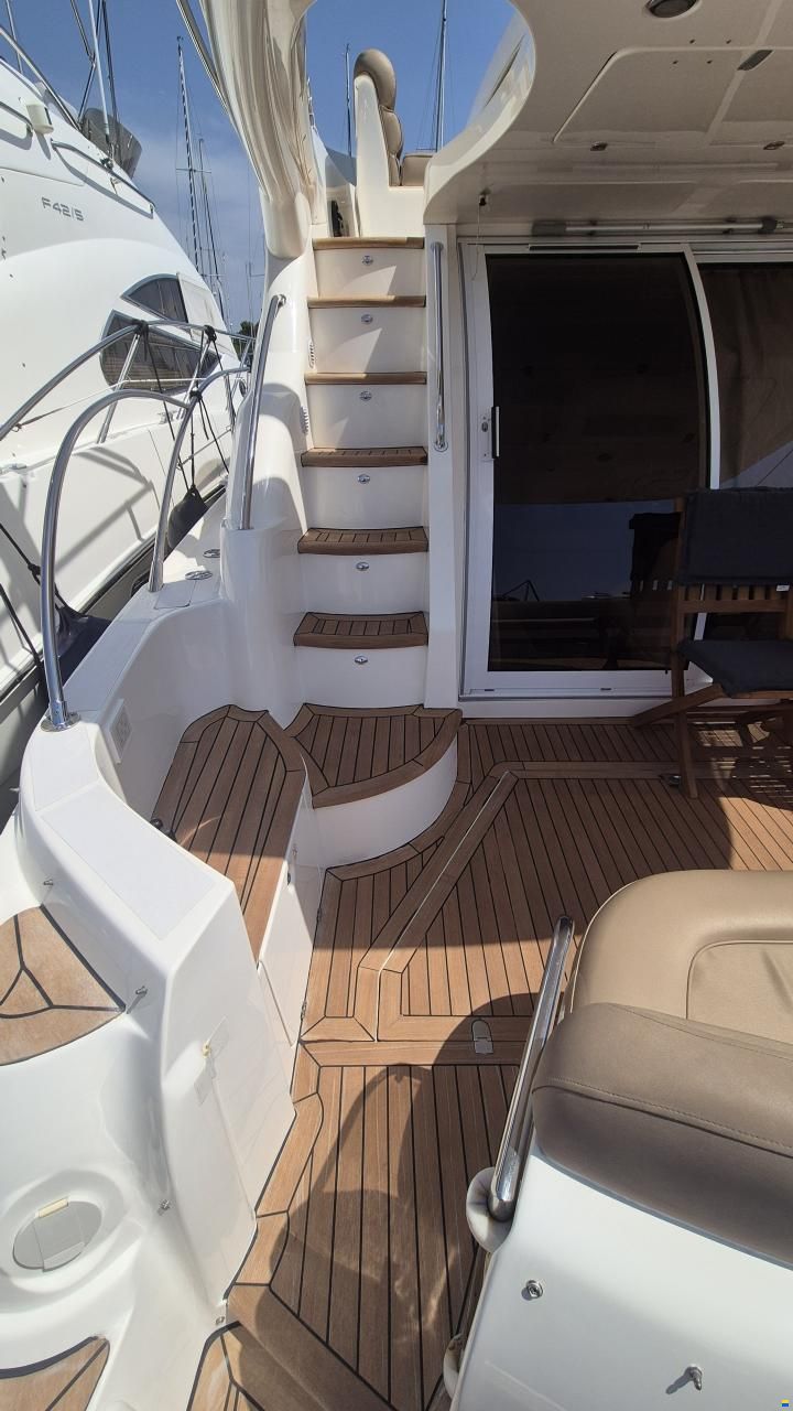 Sealine F37